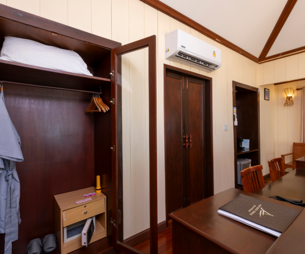 Deluxe Beachfront Villa Twin