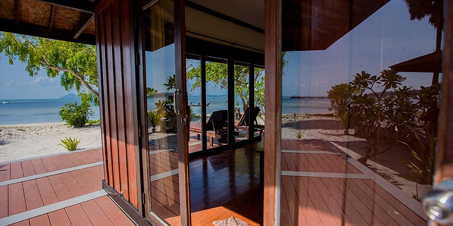 Deluxe Beachfront Villa Double
