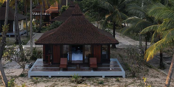 Deluxe Beachfront Family Villa
