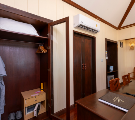 Deluxe Beachfront Villa Twin